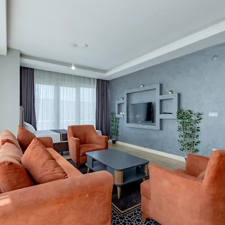 Hotel My *